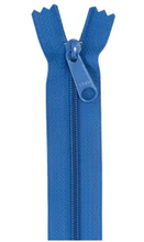 Load image into Gallery viewer, Zipper Handbag 24in - Single slide | By Annie