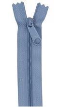 Load image into Gallery viewer, Zipper Handbag 24in - Single slide | By Annie
